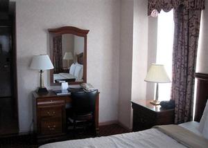 Web-the_belvedere_hotel_43460_0_07242006_1807440551_500
