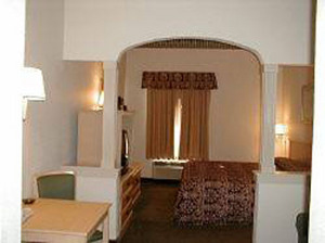 Brentwood Suites Hotel::Orbitz