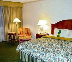 Marriott Kansas City Overland Park::Expedia
