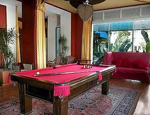 Web-lax_rena-lounge-1