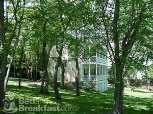 River House Inn::BedAndBreakfast.com