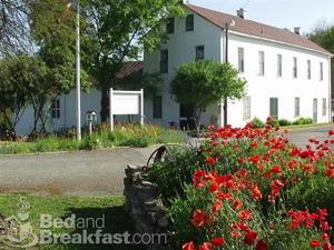 Landmark Inn SHS and B&B::BedAndBreakfast.com