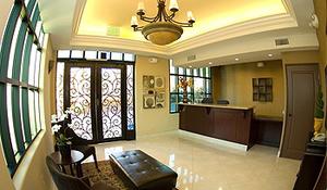 Web-lax_akui-lobby-1