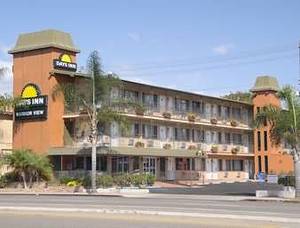 San Diego-Days Inn Harbor View / Airport / Convention::Hotels.com