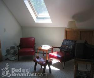 The Island House::BedAndBreakfast.com