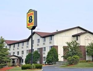 Super 8 Motel - St. Charles::Travelocity.com
