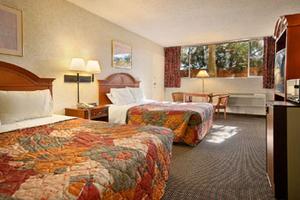 Days Inn Airport Center LAX Hotel/Venice Beach/Santa Monica::Hotels.com