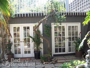 The Malibu Guest Cottage::BedAndBreakfast.com