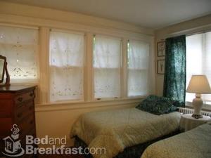 Chevy Chase Circle Bed and Breakfast::BedAndBreakfast.com