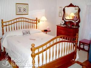 Mountain Laurel Inn::BedAndBreakfast.com