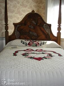 Country Hearth Bed and Breakfast::BedAndBreakfast.com