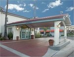 La Quinta John Wayne Sna Airport