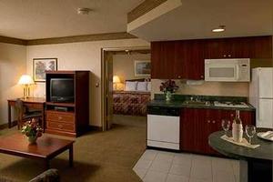 Web-hampton_inn_and_suites_asheville_airport_45331_3_06032007_1806552760_500