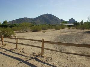 Web-3577528-camelback_mountain-phoenix
