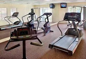 Web-fairfield_inn_and_suites_newark_airport_46714_5_01212008_1801423360_500