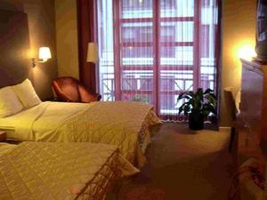Web-1490009-hotel_giraffe-new_york_city
