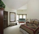 Spruce Hill Inn & Cottages
