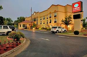 Comfort Suites Woodstock::Expedia