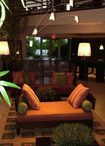 Web-13506-lobby-2