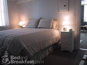 Col. Roger Brown House::BedAndBreakfast.com