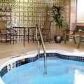 Tn-g70752_pool_01_f