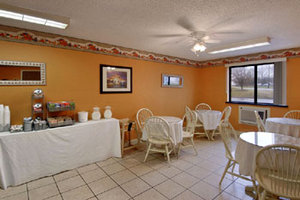 Super 8 Atlanta Airport::Hotels.com
