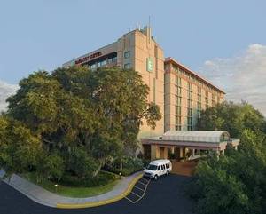 Embassy Suites Tampa - USF/Near Busch Gardens::Travelocity.com