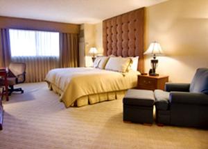 Web-oak_club-rooms-1