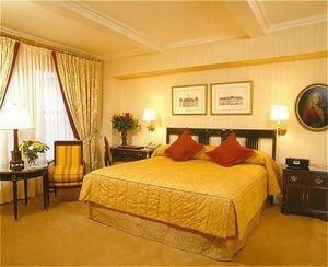 Hotel Plaza Athenee New York::Travelocity.com