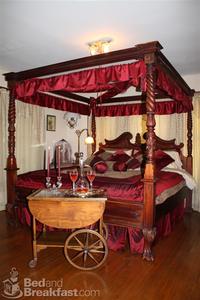 Alla's Historical Bed and Breakfast::BedAndBreakfast.com