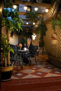 Web-hotel_casablanca_93439_3_08012007_0708293873_500