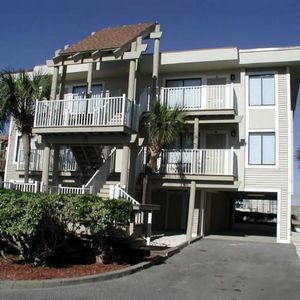 Soundside Holiday Beach Resort::Travelocity.com