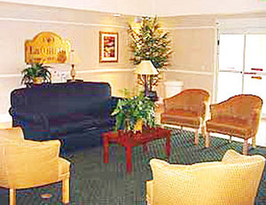 Web-gjt_lqfr-lobby-1