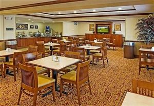 Country Inn & Suites Woodbridge::Travelocity.com