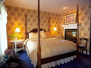 Eagle Harbor Inn::Hotels.com