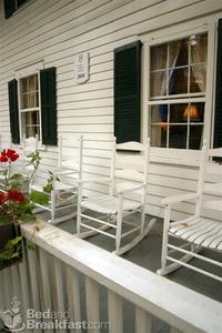 Silvermine Tavern::BedAndBreakfast.com
