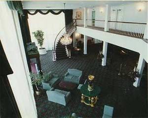 Moraine Hotel::Expedia