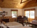 Kiwassa Lake Bed & Breakfast and Cabins