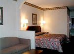 Econo Lodge Inn & Suites::Travelocity.com