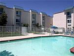 Tn-r83728_pool_01_f