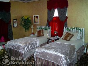 Rose Bed Inn::BedAndBreakfast.com