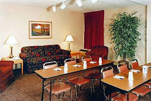Hampton Inn Des Moines Airport::Hotels.com