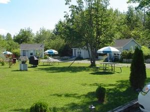 Isleview Motel and Cottages::Travelocity.com