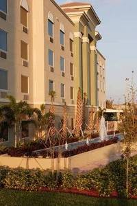 Hampton Inn & Suites Wellington::Travelocity.com