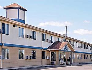 Super 8 Muncie/Ball St. College Area::Hotels.com