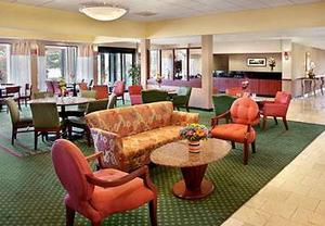 Web-courtyard_by_marriott_newark_airport_46714_1_01212008_1801303672_500