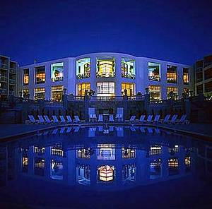 Hilton La Jolla Torrey Pines::Expedia