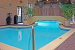 Tn-163279_pool_01_f