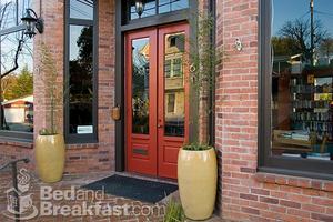 Hanford House::BedAndBreakfast.com