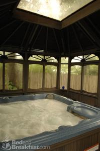 Loganberry Inn::BedAndBreakfast.com